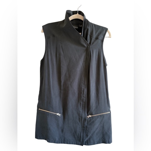Trouve Tops - Trouvé - Women's Modal Asymmetrical Zip Sleevless Top - Size Medium - Black